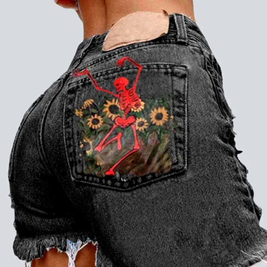 Back pocket print denim shorts