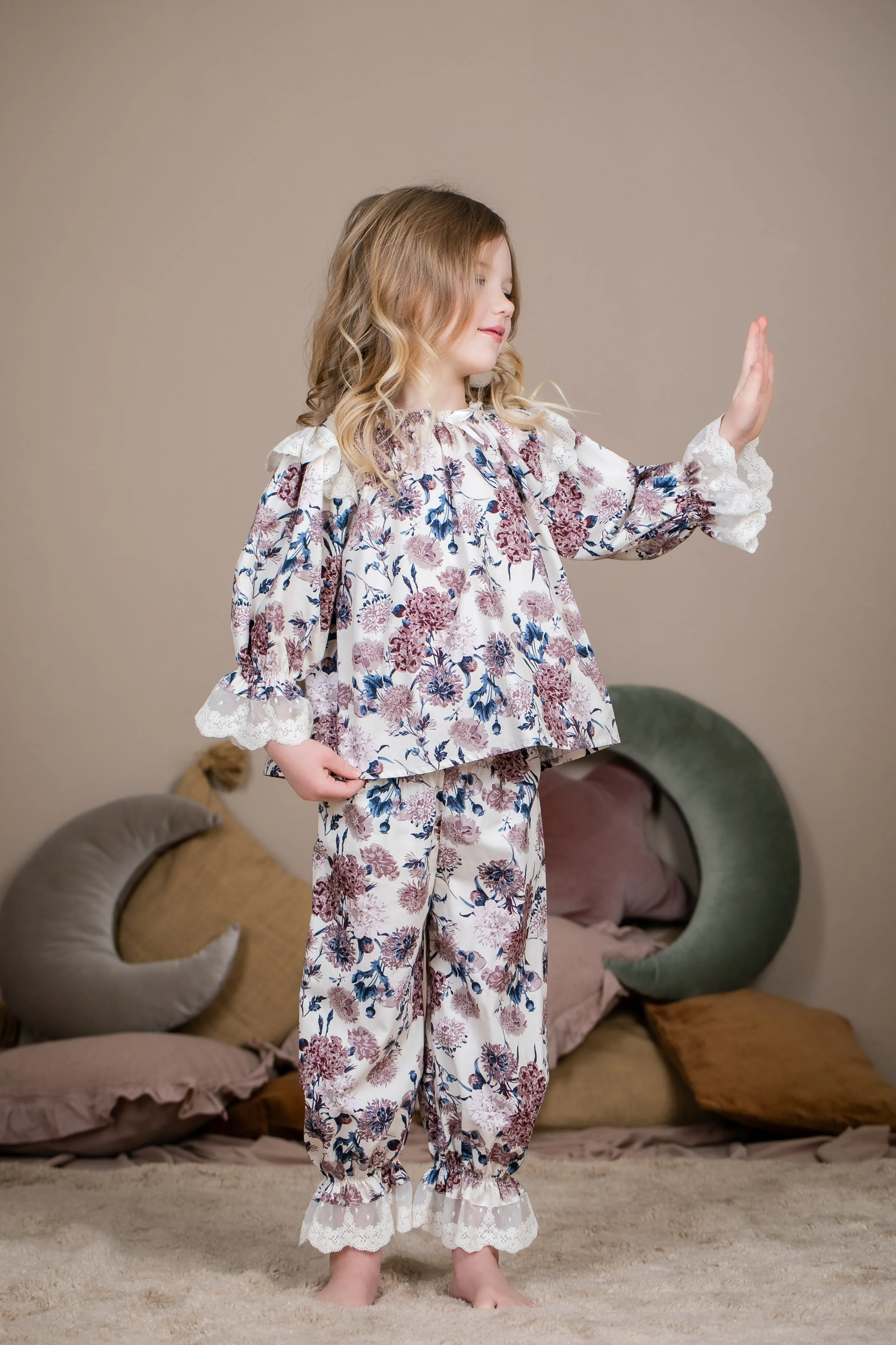 DANIELA - GIRLS PYJAMA SET IN PURPLE FLOWERS