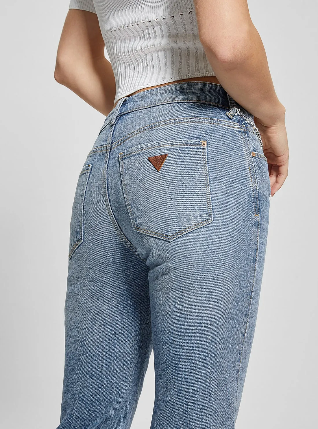 Mid-Rise Sexy Straight Leg Jeans in Light Wash